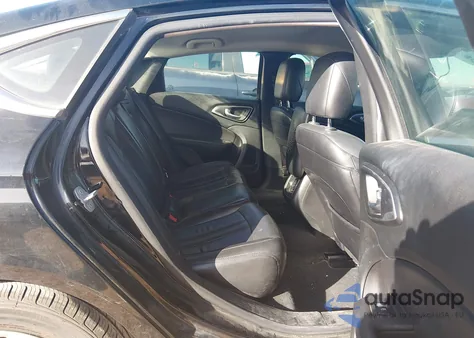 2015 Chrysler 200 C z USA, uszkodzony, nr VIN 1C3CCCCB0FN643502